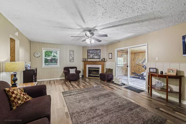 5172 W ELMWOOD Road, Oak Forest, IL 60452