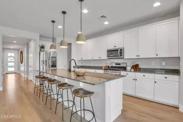 1668 W HARRIS Avenue, San Tan Valley, AZ 85144