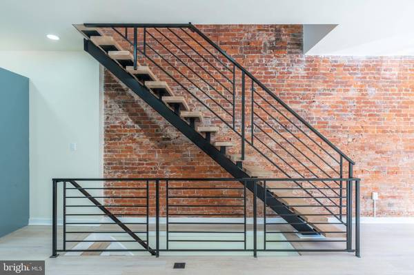 2418 S ISEMINGER ST, Philadelphia, PA 19148