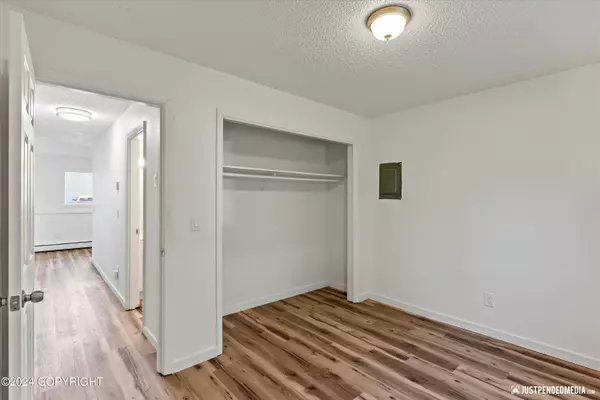 2041 Paxson DR, Anchorage, AK 99504