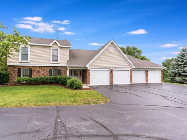 321 N THORNWOOD DR #321, Mchenry, IL 60050