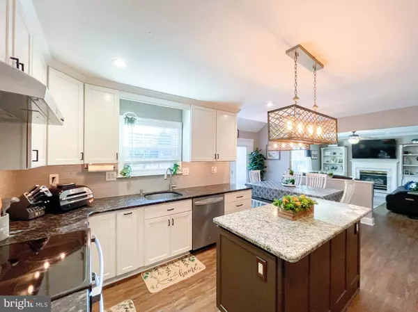 12 THISTLEBERRY DR, Newark, DE 19702