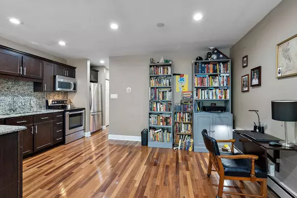 1005 N Harlem AVE #F, Oak Park, IL 60302