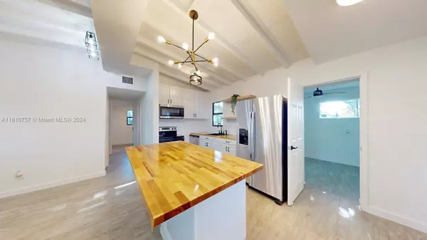 3760 SW 45th Ave, West Park, FL 33023