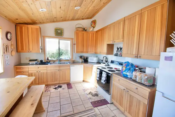 564 N 810 W, Teasdale, UT 84773