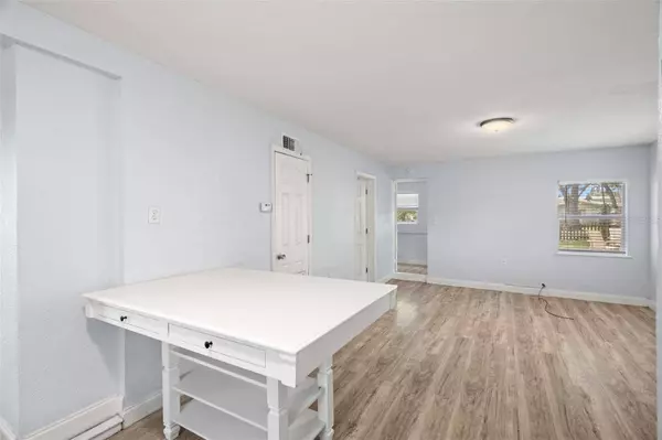 725 21ST AVE S, Saint Petersburg, FL 33705