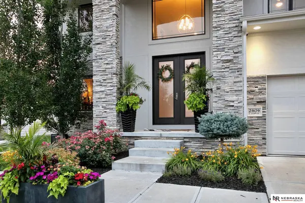 2404 S 219 Street, Elkhorn, NE 68022