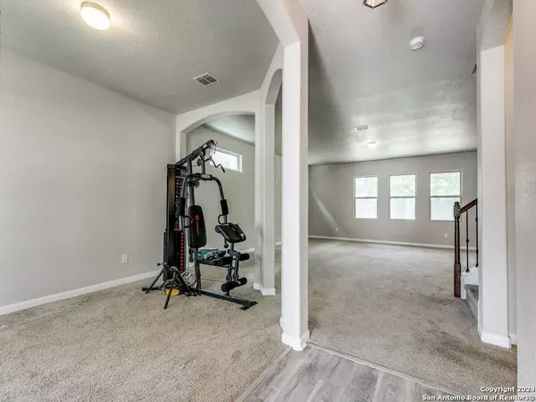 2123 MUUGA MNR, San Antonio, TX 78251-2592