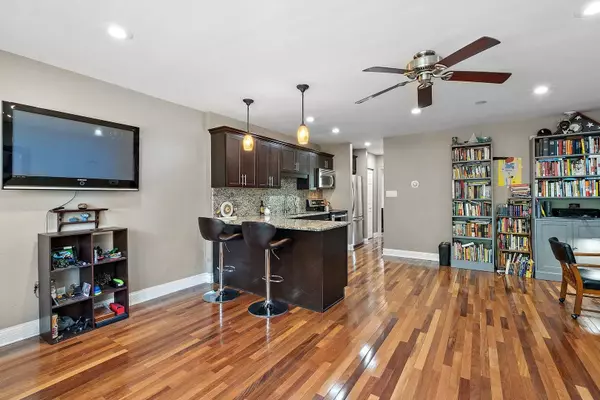 1005 N Harlem AVE #F, Oak Park, IL 60302