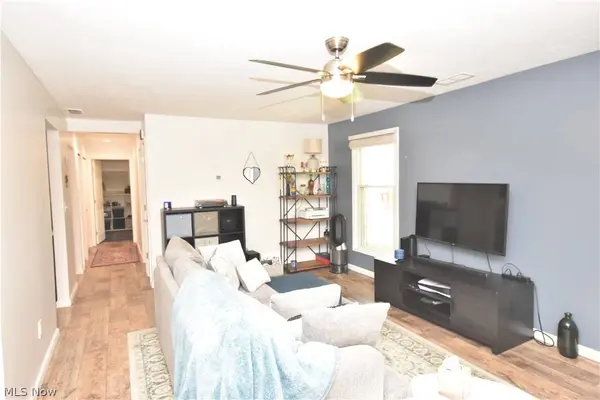 25 Berkshire CT, Akron, OH 44313