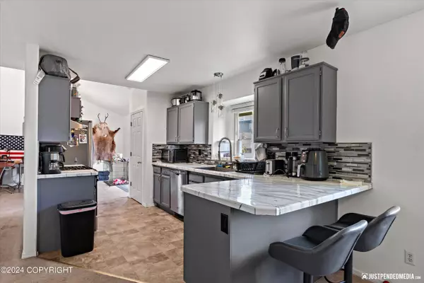 2911 Carriage DR, Anchorage, AK 99507