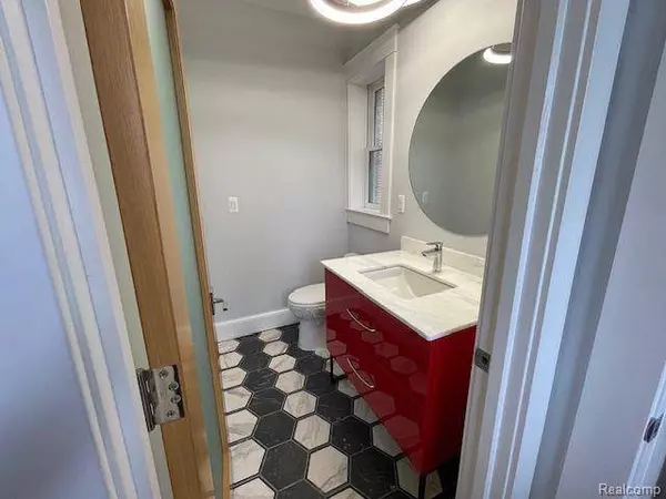 370 E GRAND Boulevard, Detroit, MI 48207