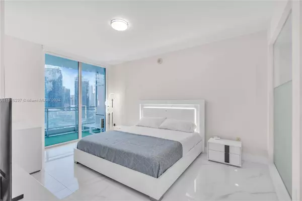 90 SW 3rd St #3114, Miami, FL 33130