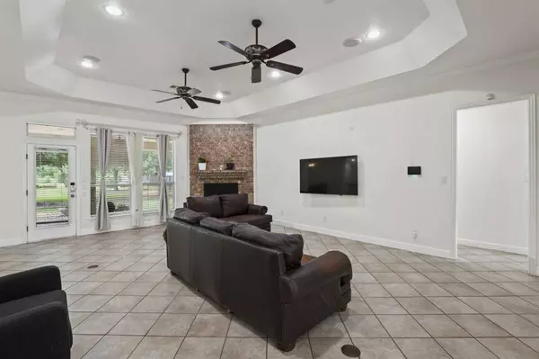 5920 Myra Drive, Mansfield, TX 76063