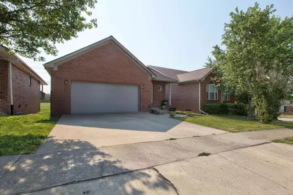 302 Virginia LN, Nicholasville, KY 40356