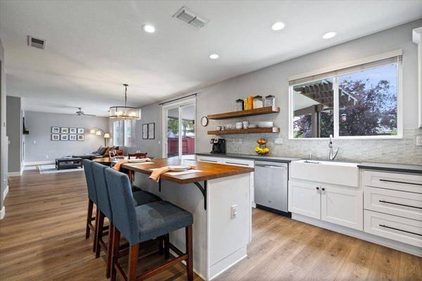 672 Linley LN, Lincoln, CA 95648