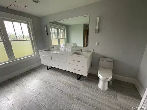 370 E GRAND Boulevard, Detroit, MI 48207