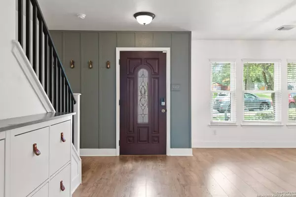 727 CLOVER CRK, San Antonio, TX 78245-2335