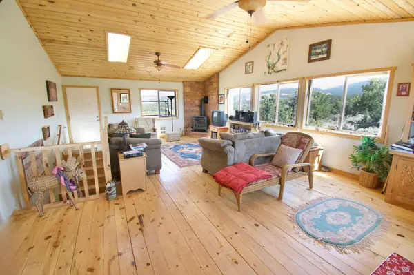 564 N 810 W, Teasdale, UT 84773