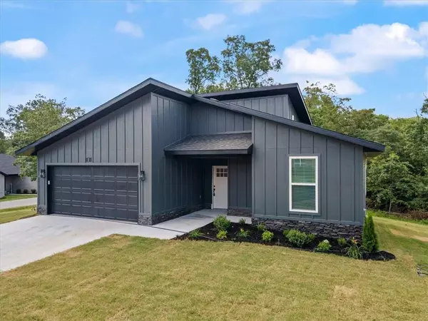 1 Twyford Ln, Bella Vista, AR 72714