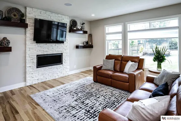 2404 S 219 Street, Elkhorn, NE 68022