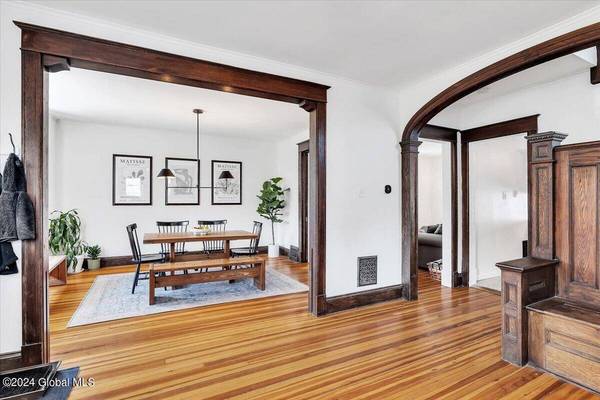 126 Elmer Avenue, Schenectady, NY 12308