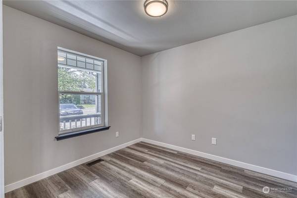 2523 170th ST E, Tacoma, WA 98445