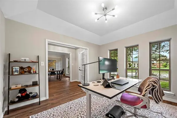 2206 Red Oak Lane, Richardson, TX 75082