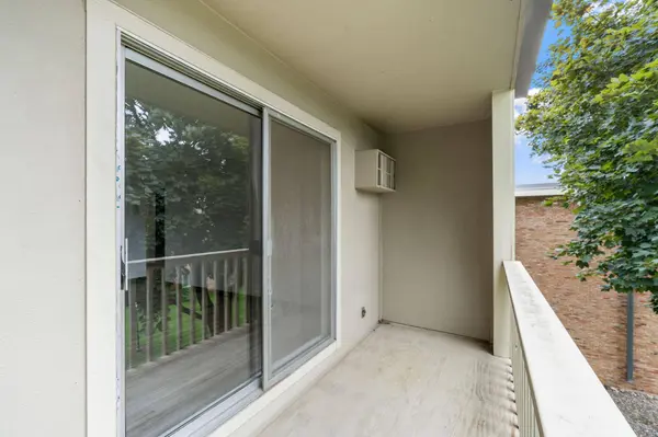 7318 W 22nd ST #309, Saint Louis Park, MN 55426