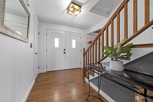 2208 N Trumpeter DR, Mount Vernon, WA 98273