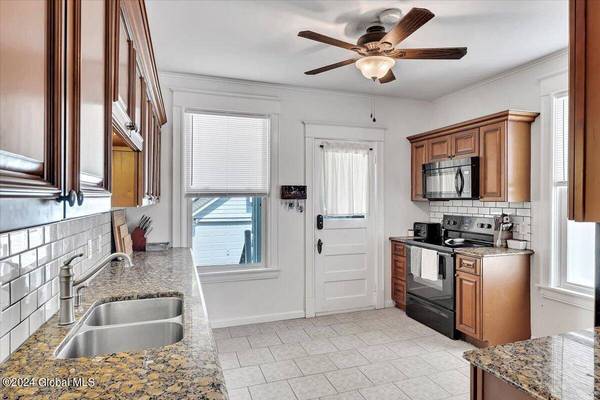 126 Elmer Avenue, Schenectady, NY 12308