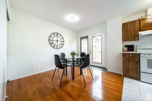 2459 78 ST NW, Edmonton, AB T6K 3W3