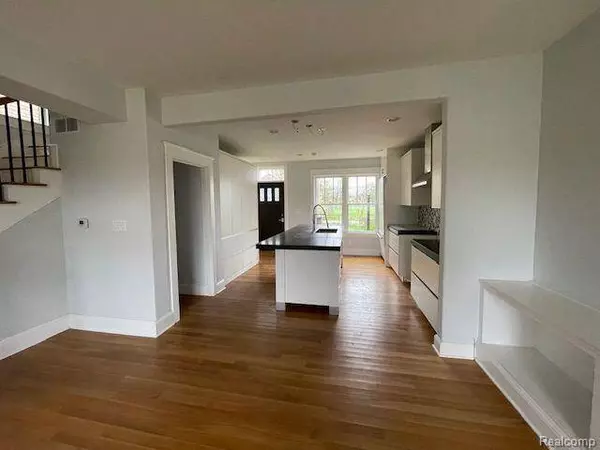 370 E GRAND Boulevard, Detroit, MI 48207