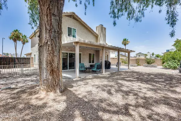 3035 E TOPEKA Drive, Phoenix, AZ 85050