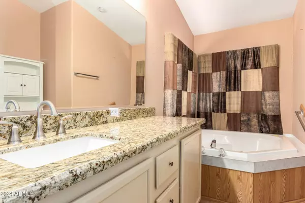 2400 E BASELINE Avenue #258, Apache Junction, AZ 85119