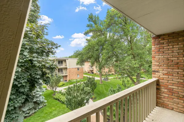 7318 W 22nd ST #309, Saint Louis Park, MN 55426