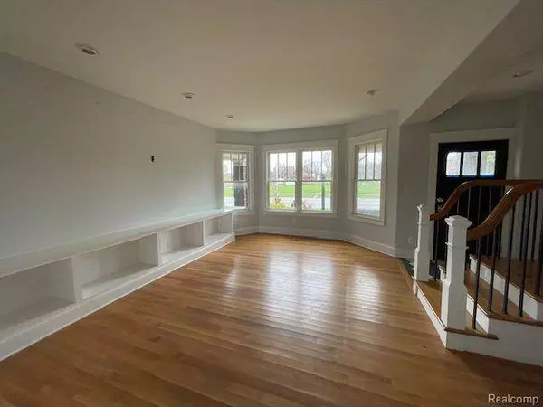 370 E GRAND Boulevard, Detroit, MI 48207