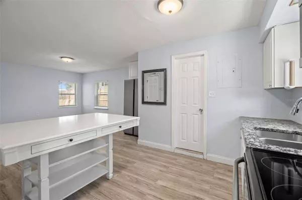 725 21ST AVE S, Saint Petersburg, FL 33705