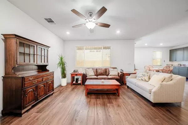 6615 E Grant Avenue, Fresno, CA 93727