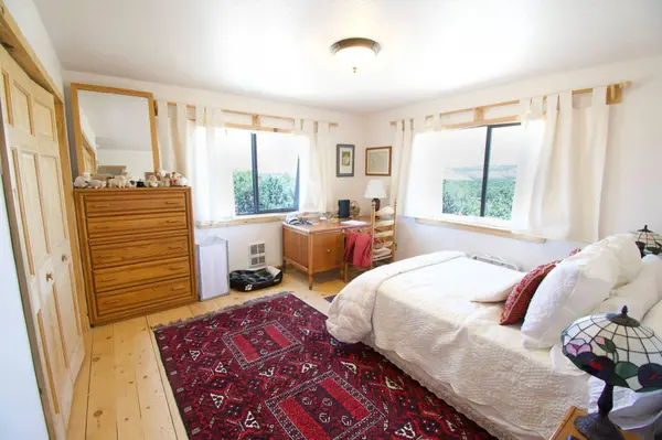 564 N 810 W, Teasdale, UT 84773