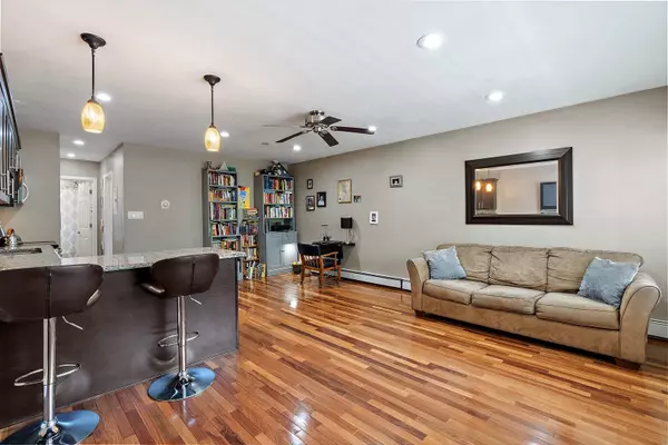 1005 N Harlem AVE #F, Oak Park, IL 60302