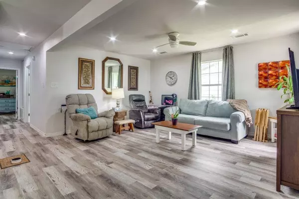 228 Huron Street, Cleburne, TX 76031