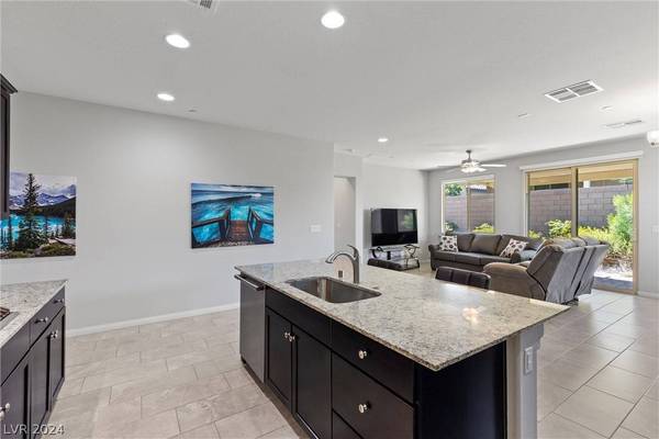 1859 Moonbow Falls Street, Henderson, NV 89044