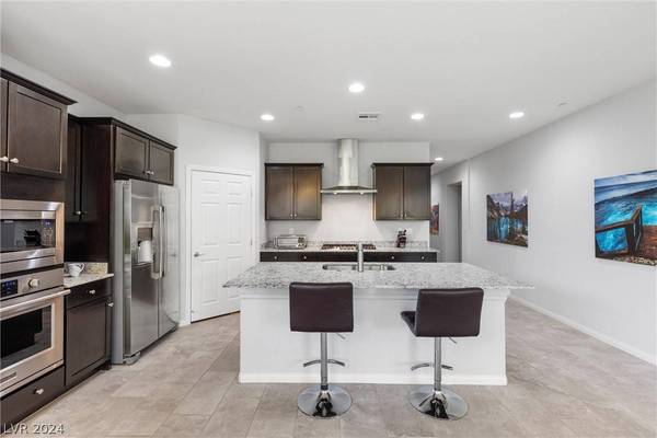 1859 Moonbow Falls Street, Henderson, NV 89044