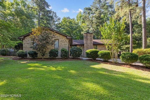 445 Broadmeade Drive, Southern Pines, NC 28387