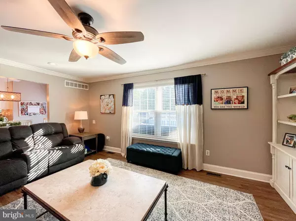 12 THISTLEBERRY DR, Newark, DE 19702