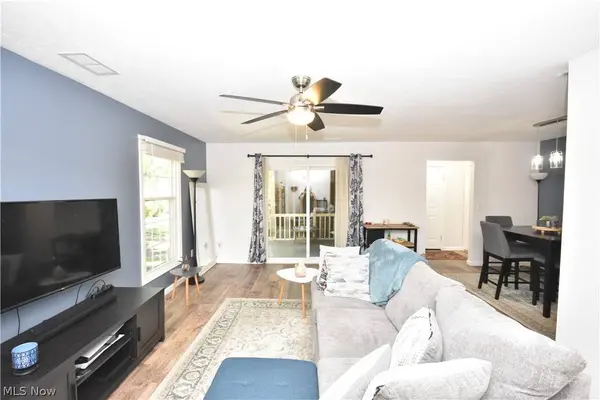 25 Berkshire CT, Akron, OH 44313