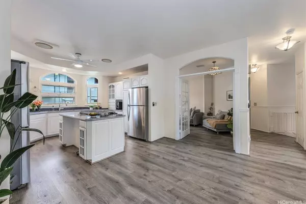 2752-F Pali Highway, Honolulu, HI 96817