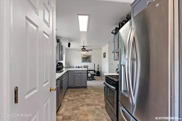 2911 Carriage DR, Anchorage, AK 99507