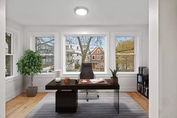 17-19 Cameron Ave #19, Cambridge, MA 02140